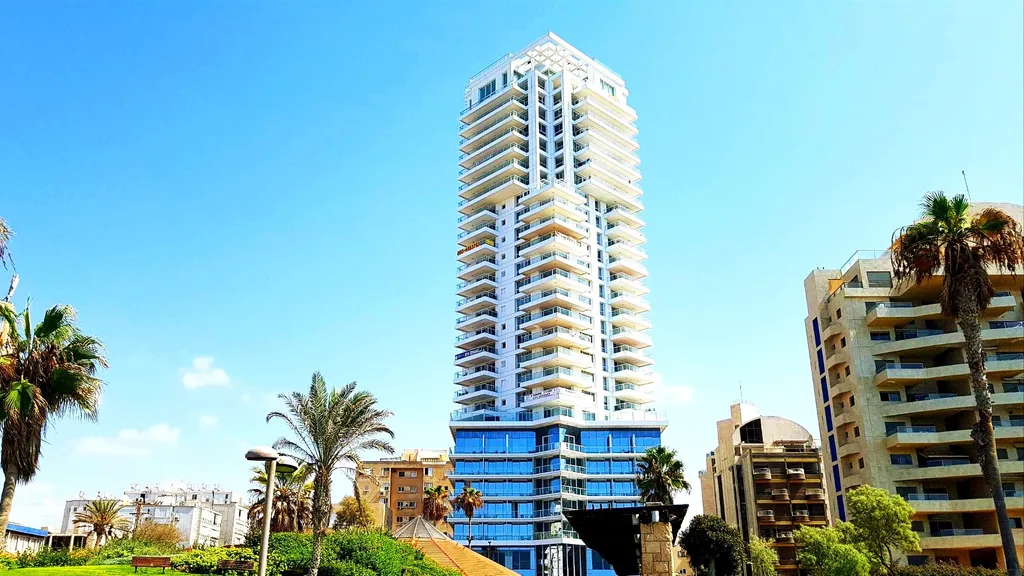 Пентхаус на берегу моря