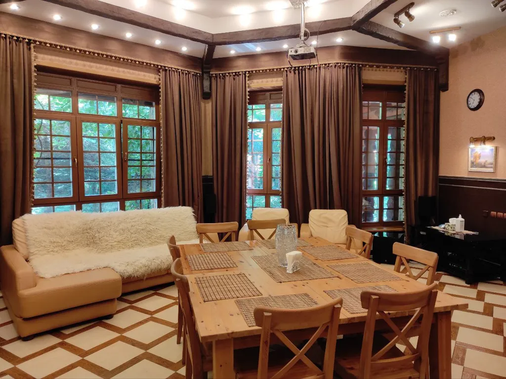 Коттедж Дом с тропическим бассейном, сауной и каминами — Московский