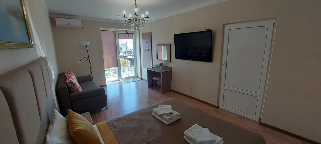 Квартира Квартира Люкс двухкомнатный с кухней — Кучугуры