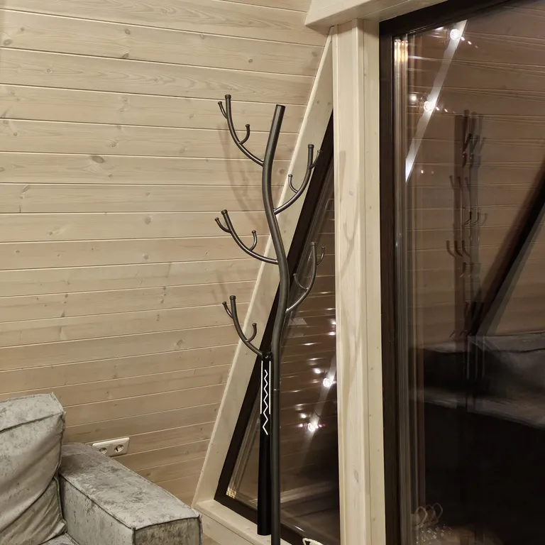 Шестиместный коттедж с изолированным участком 10 соток №1