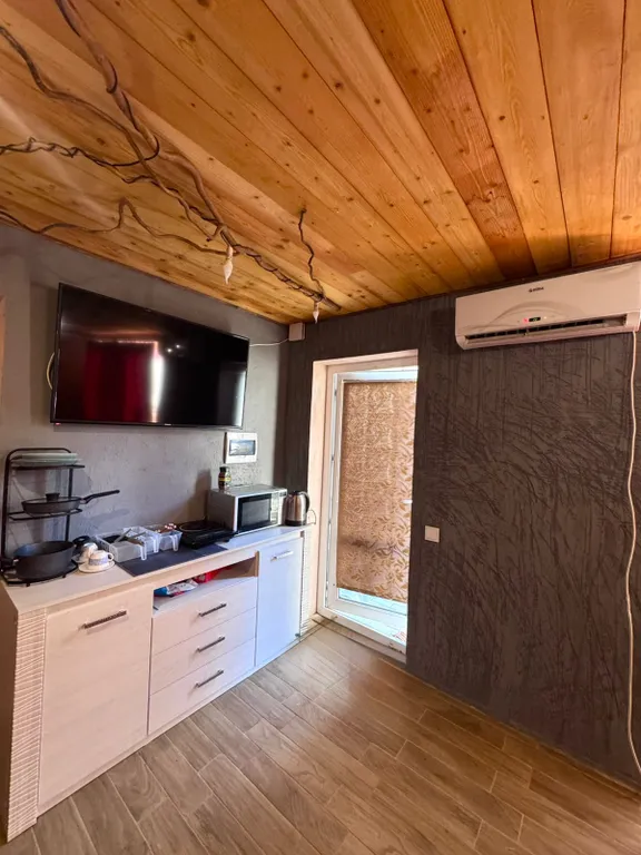 Домик на реке Волга