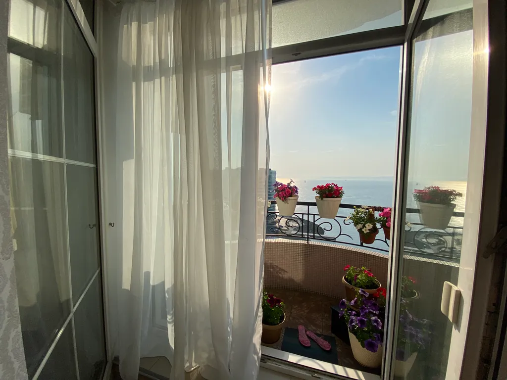 Квартира в элитном ЖК в самом центре города с шикарным видом на море