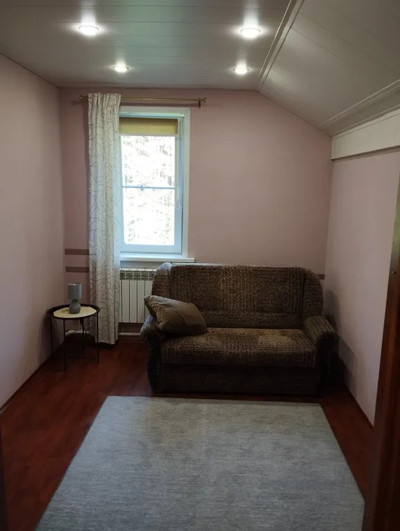 Дом в сосновом бору на озере