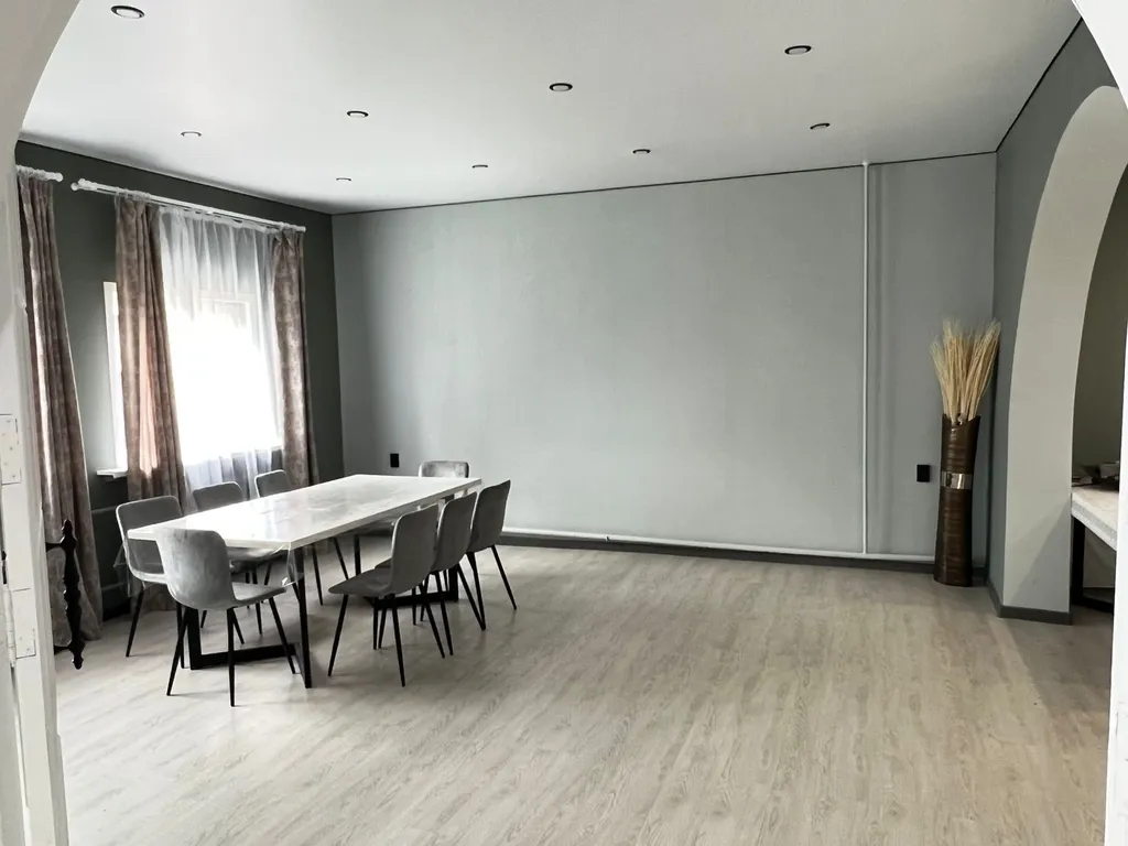 Дом с баней, бильярдом и бассейном в Подмосковье