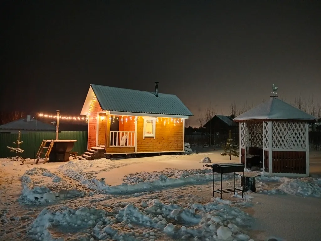 Уютный домик с отдельно стоящей русской баней на дровах и банным чаном