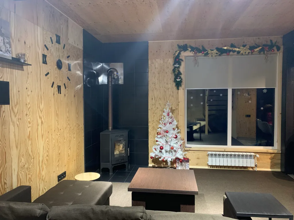 Коттедж Уютный дом с террасой и видом на горы — Шерегеш