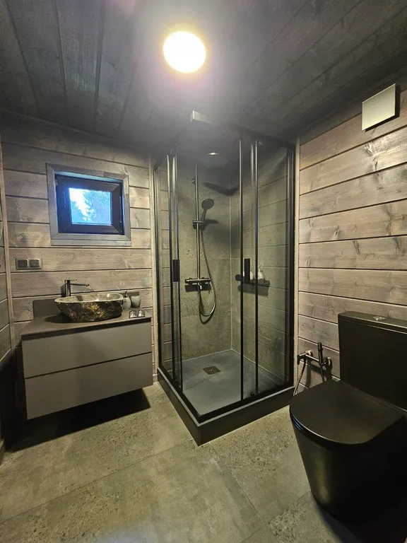 Коттедж Вилла Kaksi с видом на озеро и каменной зоной барбекю — Приозерск