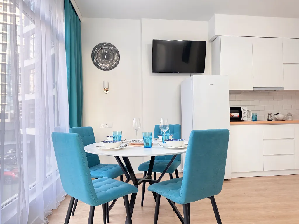 3-комнатный апартамент, бассейн + парковка, жк white sails