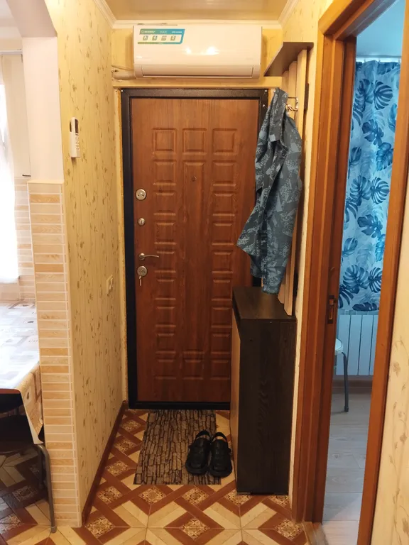 Коттедж Квартира с отдельным входом на ровном месте — Ялта