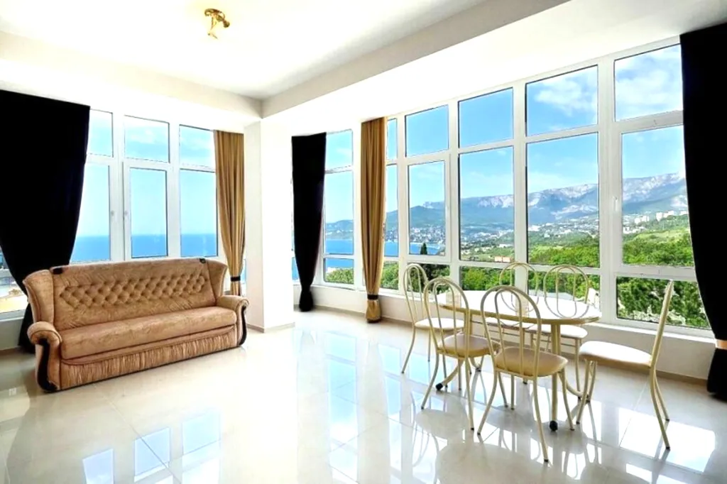 Панорамная квартира с видом на Ялту — аренда посуточно в Восход