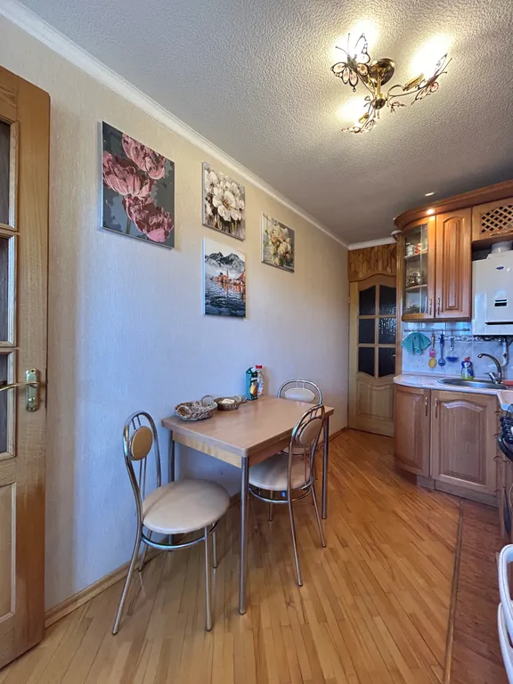 2-х комнатная квартира в центре посёлка