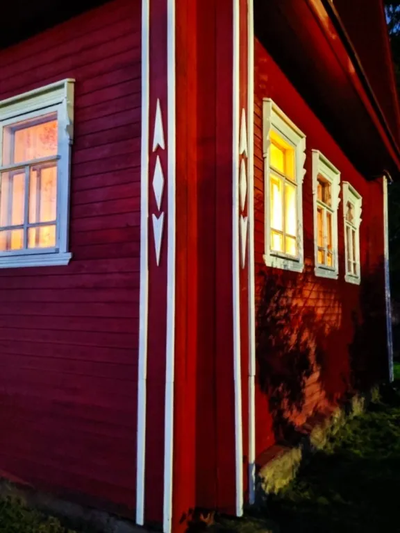 Самобытный деревенский дом на участке 42 сотки