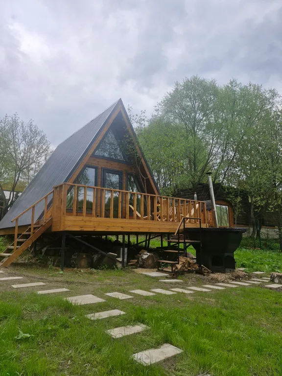 Коттедж А-фрейм с видом на озеро и лес — Казань