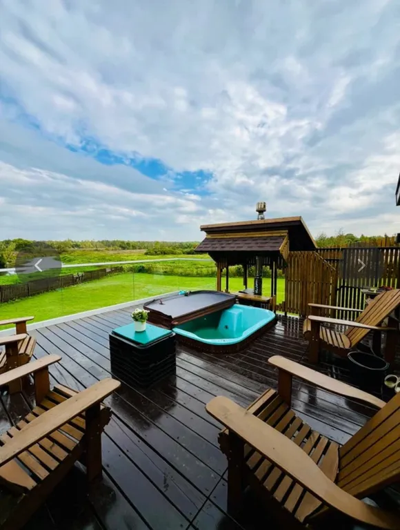 Уютный дом с видом на реку