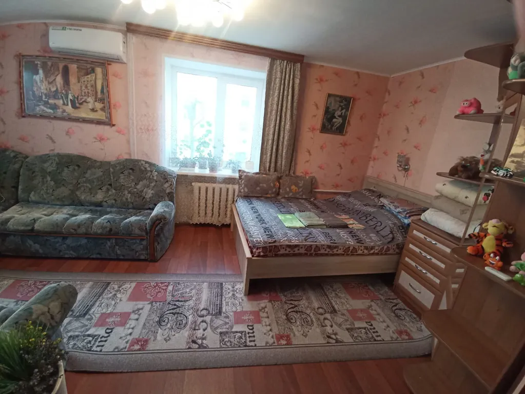 У Лопатинского сада, центр