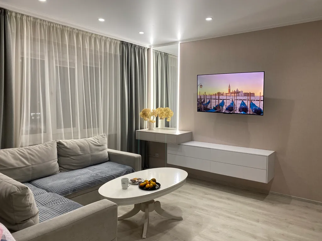 Чистая и уютная квартира с видом на Волгу и на остров