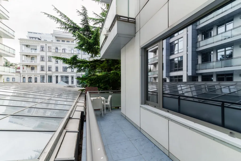 Апартаменты с бассейном в 100 метрах от моря