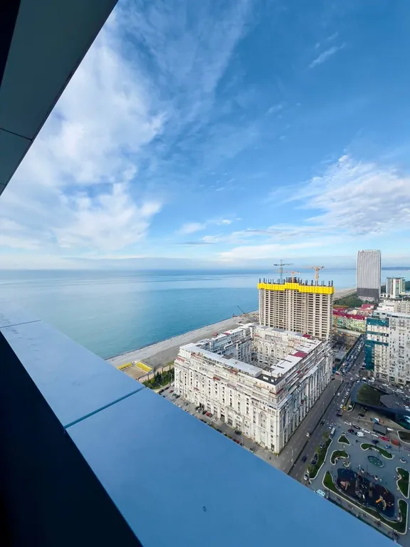 Alliance Palace, вид на старый город, море и горы