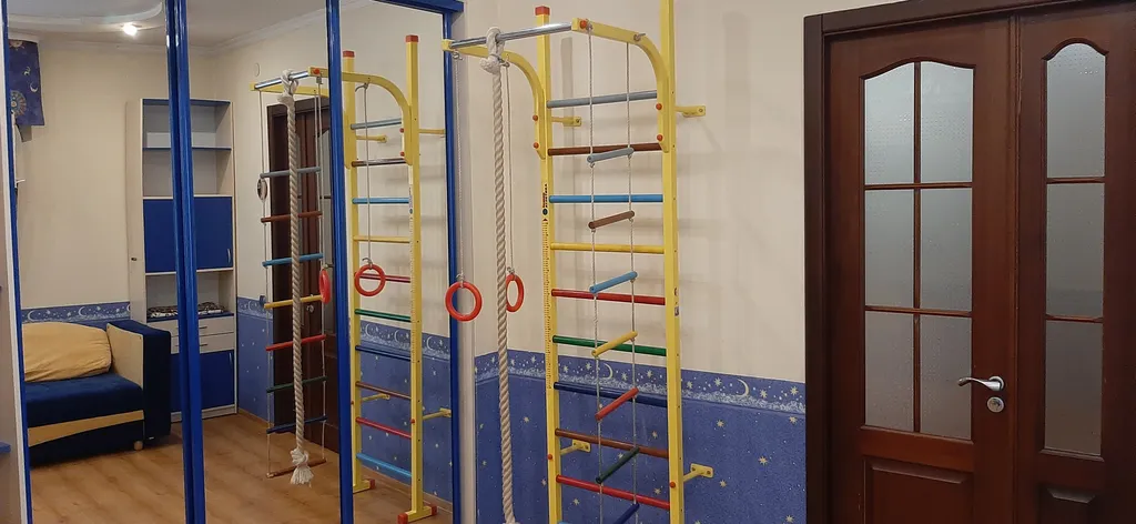 Квартира с камином рядом с морем