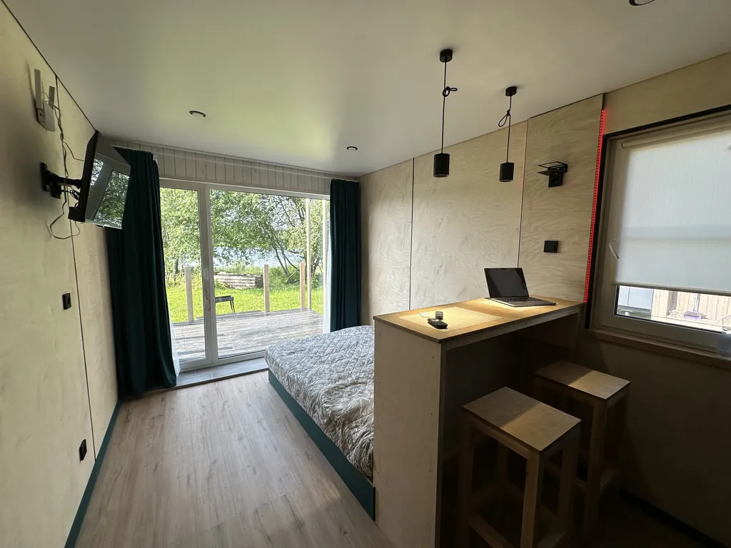 Коттедж Дом на берегу реки у пирса — Сясьстрой