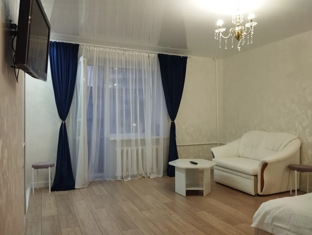 Очень светлая красивая новая квартира в самом центре у площади Победы