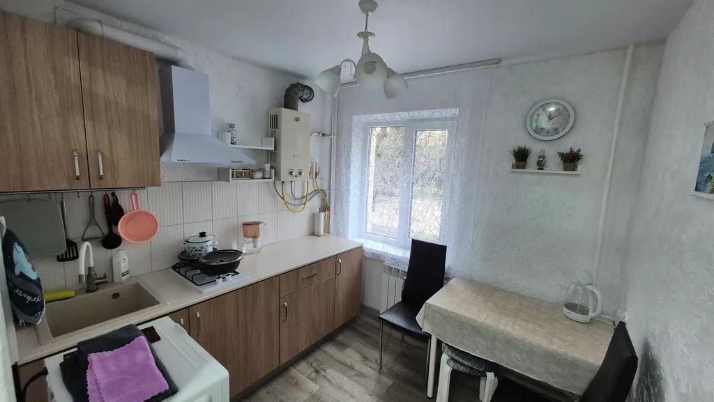 Квартира Квартира Уютная двушка с новым ремонтом в военном городке — Ейск