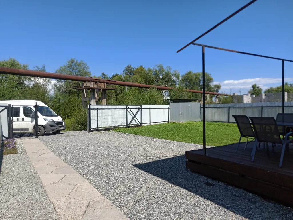 Домик с видом на озеро