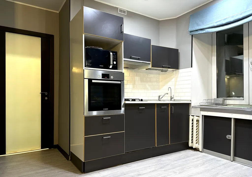 Двухкомнатная студия. Идеальная локация. Парковка во дворе.