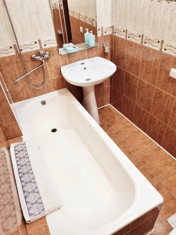 Пpocтоpнaя и уютная квартиpа в центре города