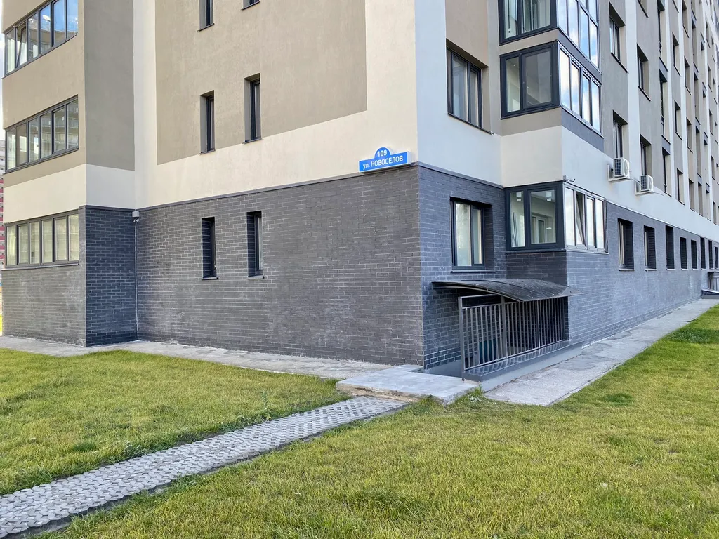Квартира Двухкомнатная квартира для 6х гостей в новом доме — Тюмень