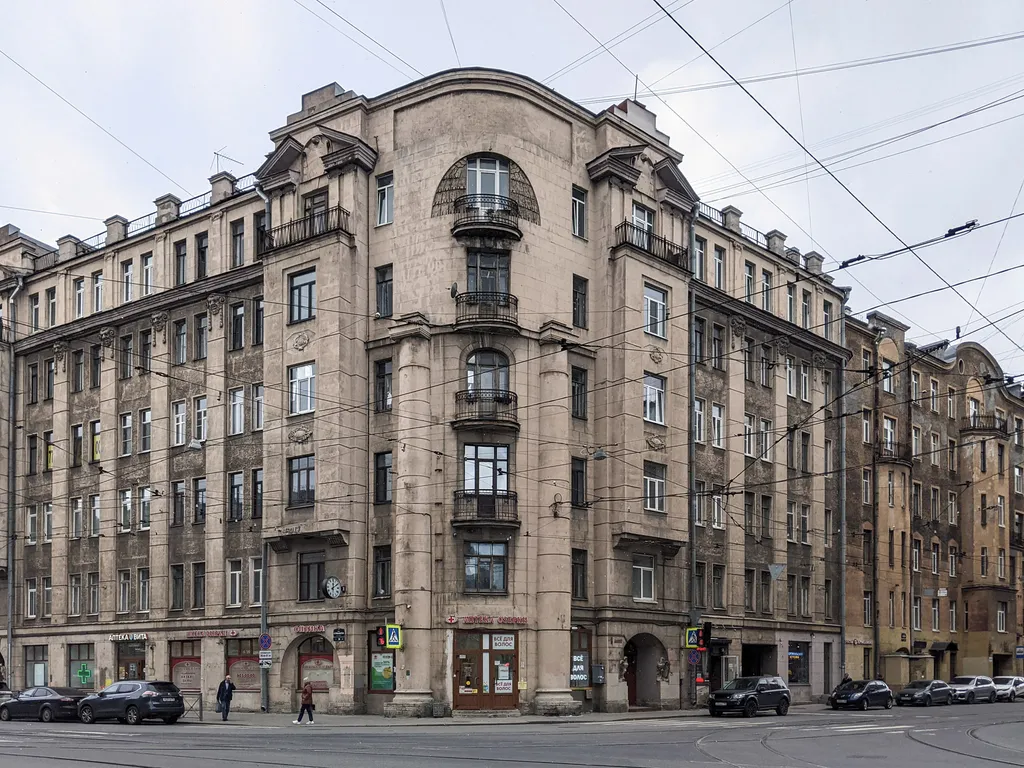 1-комнатная квартира у знаменитого крейсера Аврора