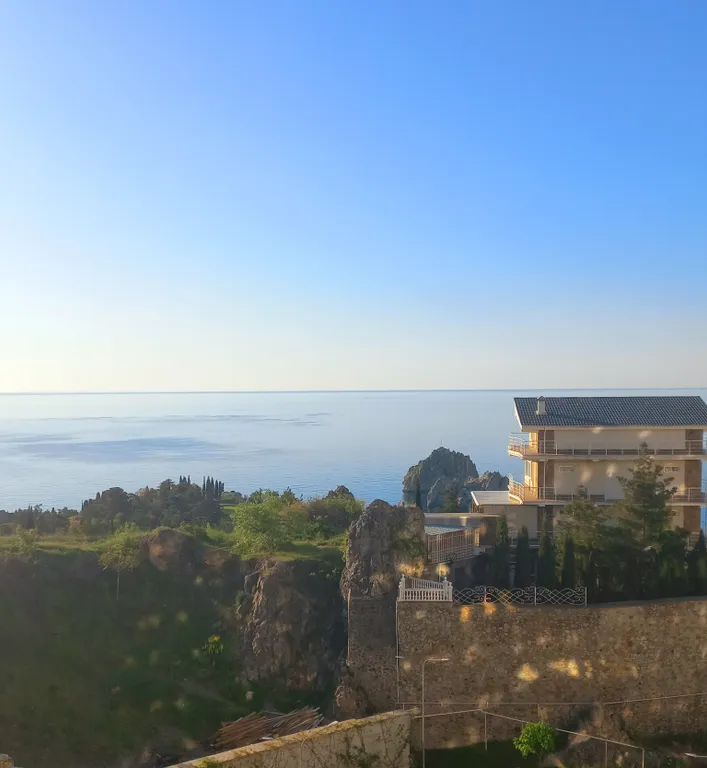 Комната в квартире с видом на море, кондиционер, дом новый