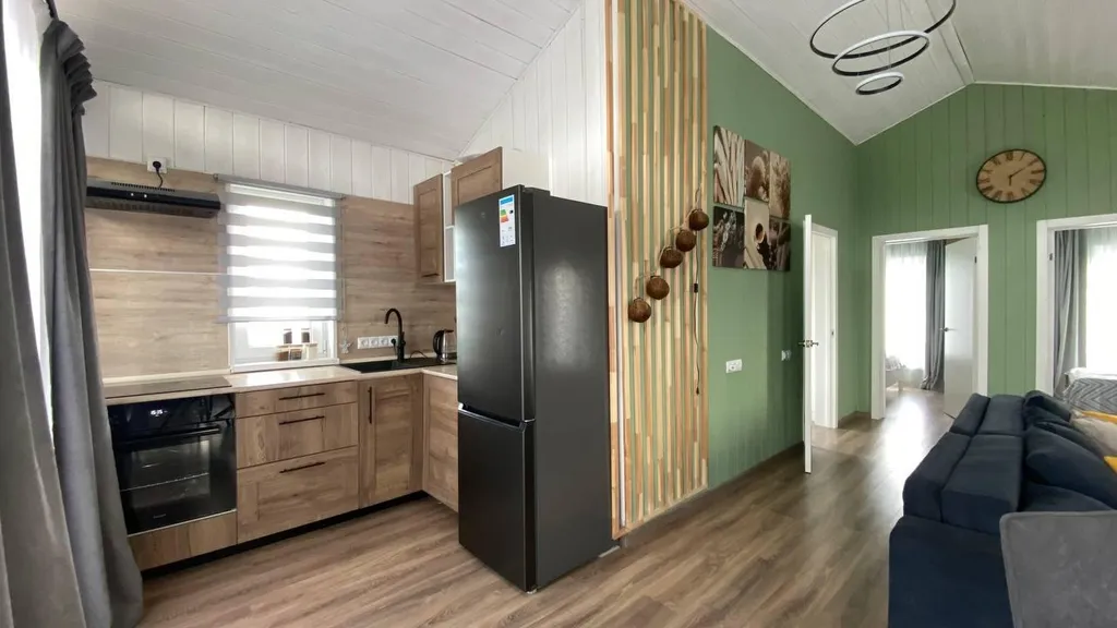 Новый стильный дом с камином