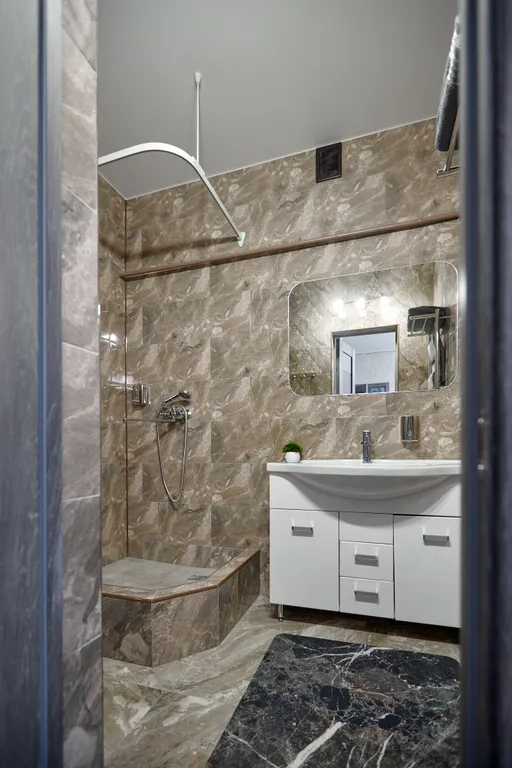 Квартира с 2 балконами, ПАРКОВОЧНЫМ местом и видом на водонапорную баш