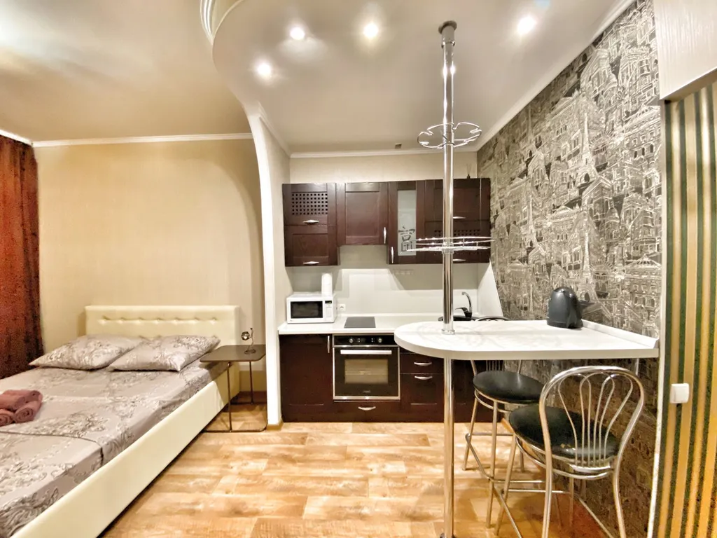 Уютная студия рядом с ТРЦ Аура, ЖД вокзалом, Аэопортом