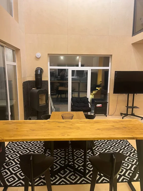 Барнхаус на берегу реки Кундыш