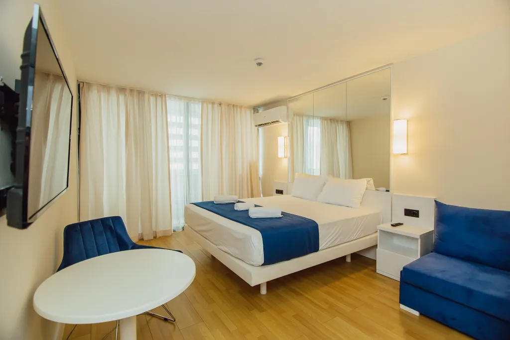 Студия на первой линии