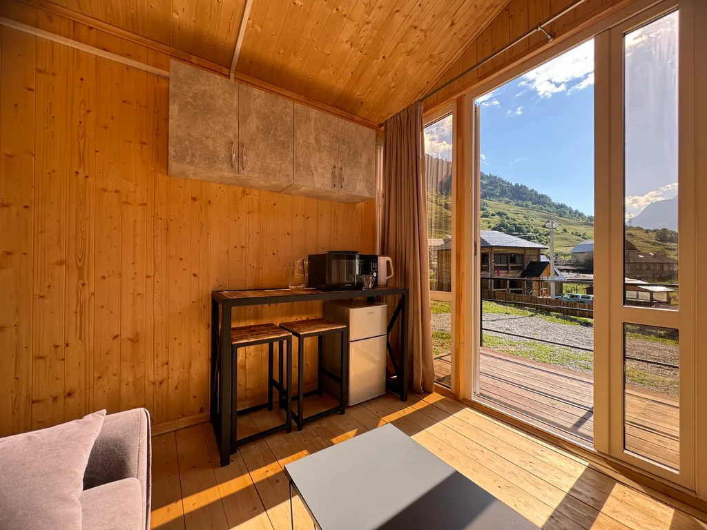 Домик рядом с нарзанным источником