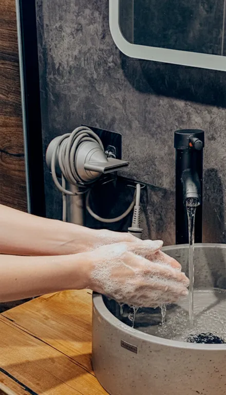 Двухэтажный а-фрейм 2 с панорамным остеклением и террасой