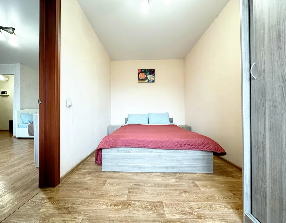 2-комнатная квартира в центре рядом с КУЗгту и РЕАцентром