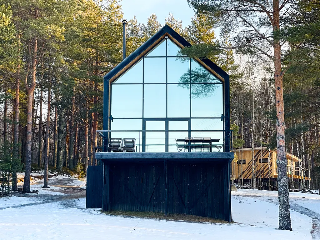 Большой загородный дом