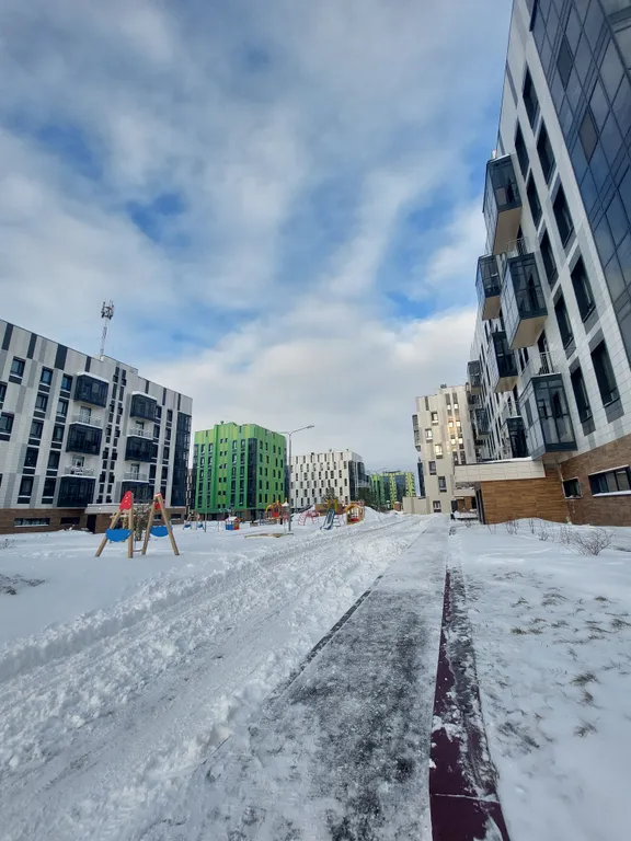 Уютная квартира с панорамными окнами в центре Иннополиса