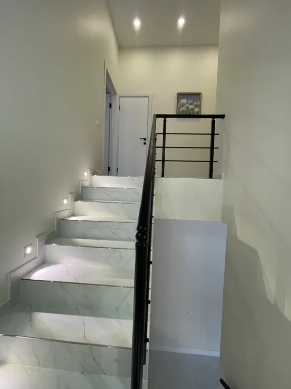 Уютный дом у леса