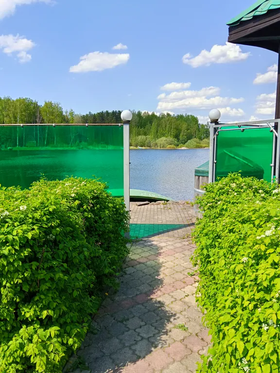 Дом на берегу