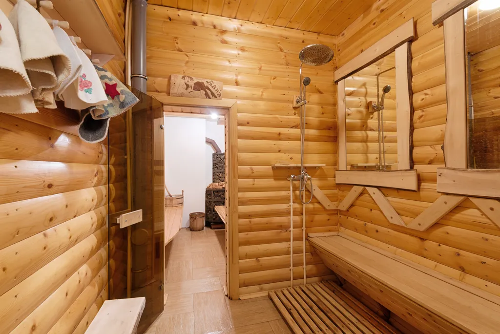 Просторный дом с банькой и видом на храм