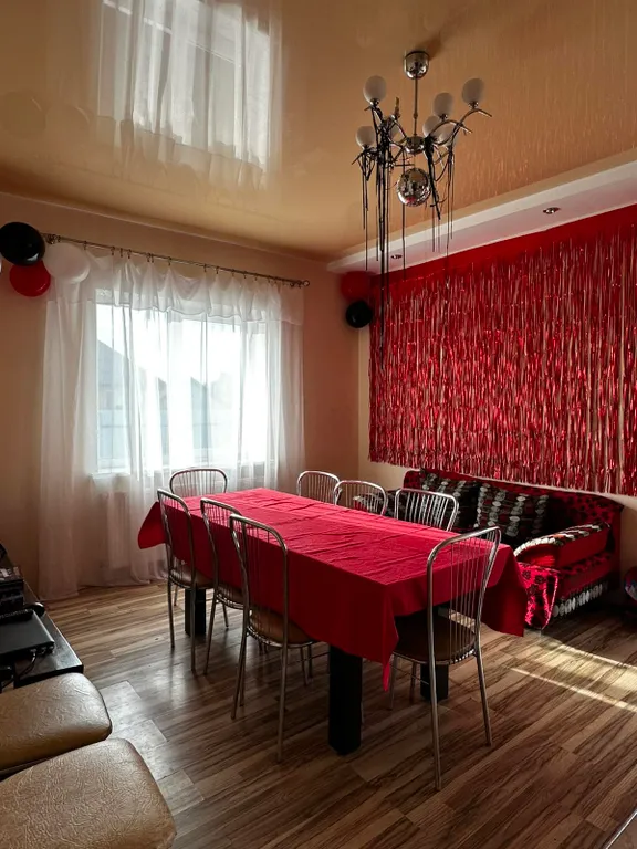 Коттедж 2 этажа в уединенном месте Бреста с парковкой во дворе