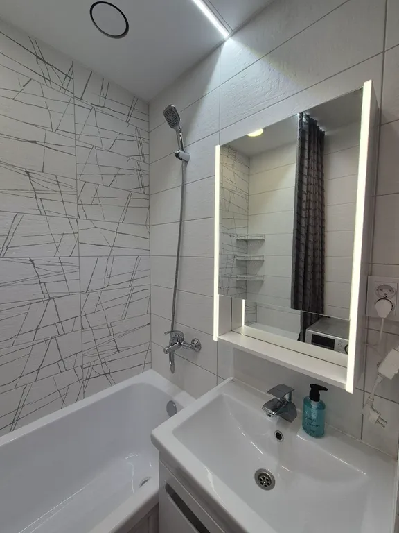 Уютнaя 2х-комнатная кваpтирa в жилoм спaльном комплексe гоpода