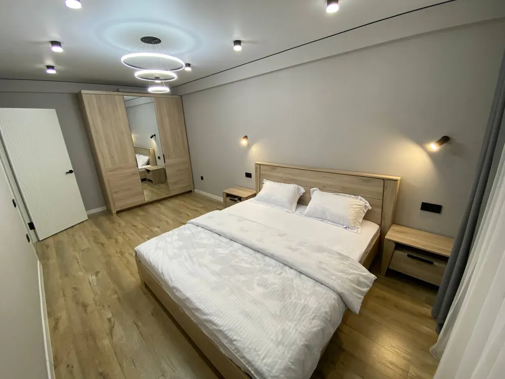 Чистая и современная квартира с видом на горы в центре города — аренда посуточно в Махачкала