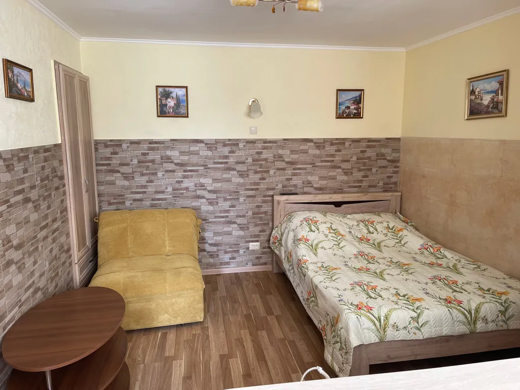 Квартира-студия напротив Мисхорского парка c двориком — аренда посуточно в Кореиз