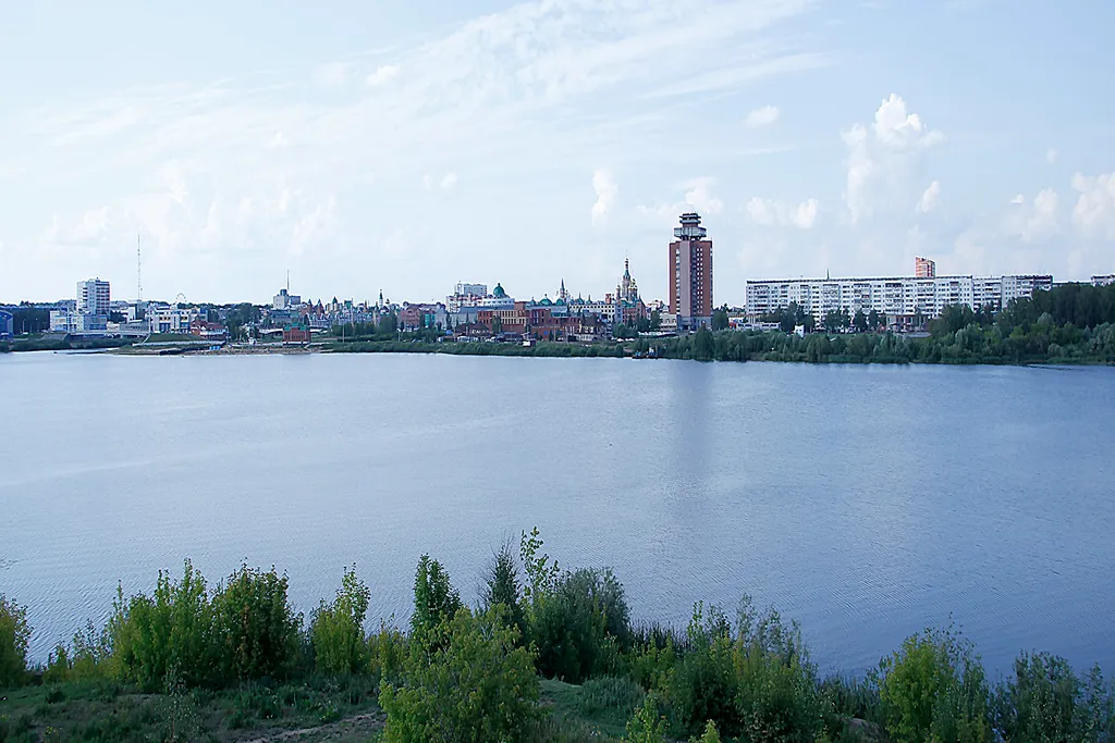 Трехкомнатные апартаменты с панорамным видом на реку Сеть ЙоХоум